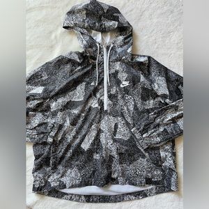 Nike | Women’s Running Windbreaker | M